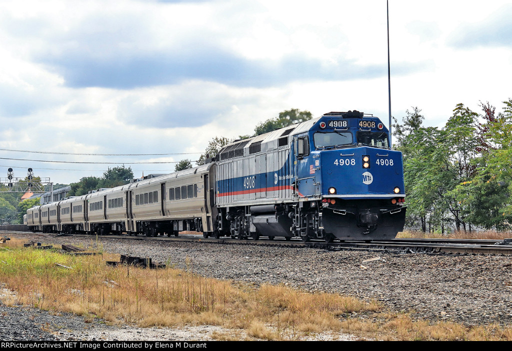 MNCR 4908 on train 9147